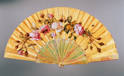 带玫瑰和昆虫的手扇，丝绸和珍珠母，由Felix Alexandre创作，巴黎，约1870年，法国 作者 法语学校