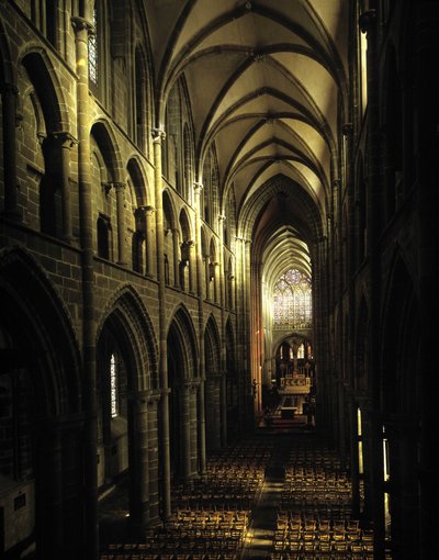 多尔-德-布列塔尼（Dol-de-Bretagne）的圣萨姆森大教堂（Saint-Samson）内景（Ille et Vilaine 作者 法语学校