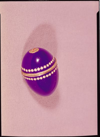 一个鸡蛋形状的必需品，Sevres，1775（陶瓷） 作者 法语学校