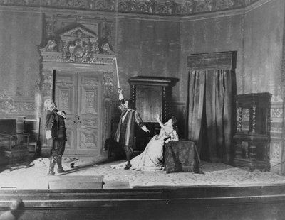 Ruy Blas（1838年）的表现由Victor Hugo（1802-85），Paul Mounet（1847-1922）扮演Don Salluste，Mounet-Sully（1841-1916）担任Ruy Blas和Marthe Brandes（ 1862-1930）在t 作者 法语学校