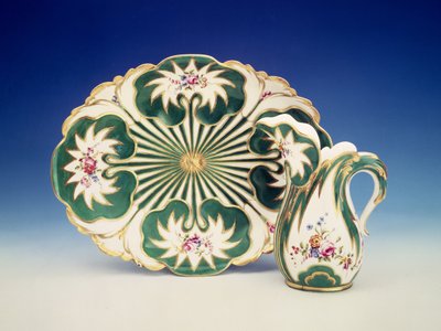 盘子和水壶装饰花，Sevres（瓷器） 作者 法语学校