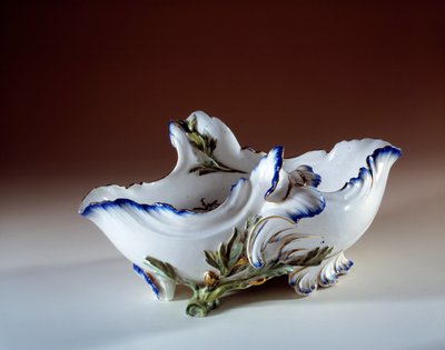 被称为Duplessis的Rocaille的Sauciere。法国 作者 法语学校