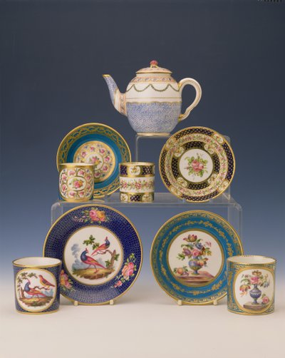 选择茶壶，盘子和杯子，c.1770（瓷器） 作者 法语学校