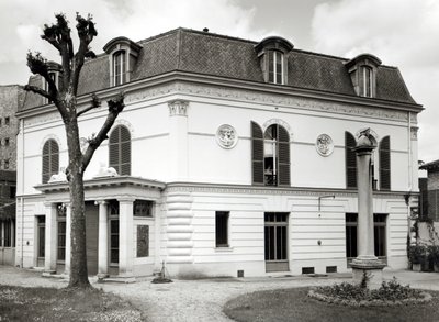 Bibliotheque Marmottan的门面的看法从庭院的，建立1880-1921 作者 法语学校