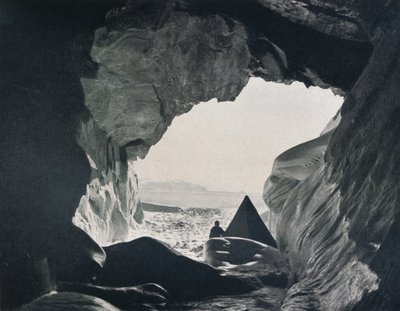 1912年，1913年，在佩内洛普角下的山洞中扎营 作者 G.默里·列维克