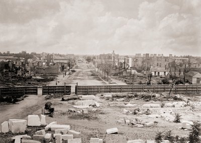 1865年火灾后的美国南卡罗来纳州哥伦比亚市（黑白照片）。 作者 乔治·N·巴纳德