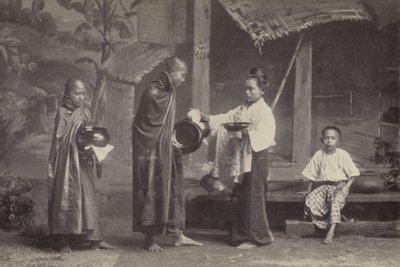缅甸：Pongyi 与他的乞讨碗（黑白照片） 作者 乔治·贝尔汀·斯科特
