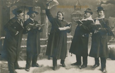 德国人歌唱新年的明信片，1913 年 12 月 31 日寄出（黑白照片） 作者 德国摄影师