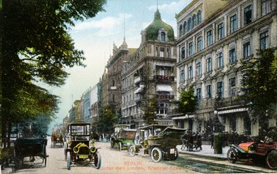 明信片描绘柏林的Unter den Linden和Kranzler-Eck，c.1910（彩色照片） 作者 德国学校