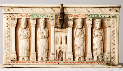 Reliquary 棺材，德国科隆，约 1150 年（木材和象牙） 作者 德国学校