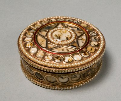 圆形鼻烟盒，约1800-30年 作者 德国学校