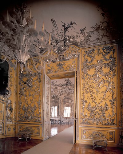 休息室通往镜厅，由Francois Cuvillies（1695-1768）设计，由约翰·巴普蒂斯特·齐默尔曼（1680-1758）创作的灰泥作品，1734-37 作者 德国学校
