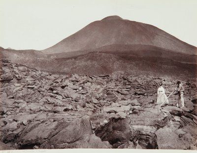 在维苏威火山的熔岩上行走 作者 乔治·夏