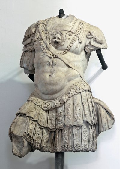 由 Andrea Doria（1466-1560 年）、雇佣兵和 Genes 海军上将制作的大理石半身像。 Giovanni Angelo Montorsoli (1507-1563) Genes 的雕塑，Palazzo Ducale 作者 乔凡尼·安杰洛·蒙托索利