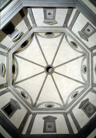 朱利亚诺-达-桑加洛（Giuliano da Sangallo，1445-1516）在项目上建造的八角形圣堂的景观。 作者 朱利亚诺·贾安伯蒂·达·桑加洛