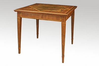 表（木头） 作者 Giuseppe Maggiolini