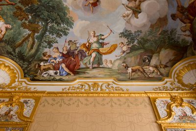 戴安娜神话的再现，由 Domenico 和 Giuseppe Valeriani，壁画，卧室的拱形天花板，国王的公寓，狩猎住宅，由 Filippo Juvarra（1678-1736），Stupinigi，皮埃蒙特，意大利 作者 朱塞佩和瓦莱里亚尼多梅尼科瓦莱里亚尼