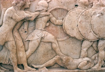 在特洛伊城外战斗，从Siphnian Treasury，公元前550年（大理石）楣 作者 Greek