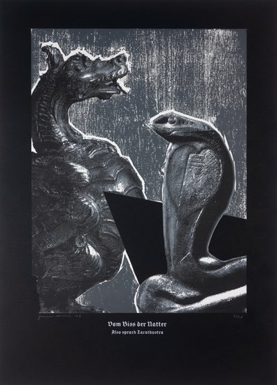 被蝰蛇咬了一口》，《查拉图斯特拉如是说》，2024 年（木刻和丝网版画） 作者 吉尔赫姆·庞特斯（Guilherme Pontes）