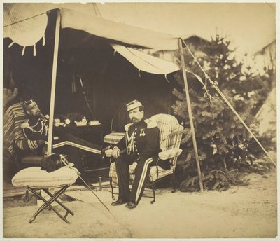 坐在帐篷里的军官，沙隆营地，1857年。 作者 古斯塔夫·勒格雷