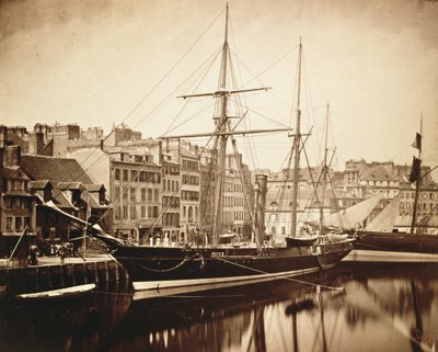 皇家游艇&39;女王霍滕斯&39;在勒阿弗尔，1856年（棕褐色照片） 作者 古斯塔夫·勒格雷