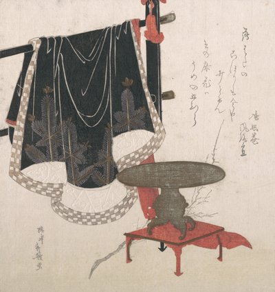 带支架的花瓶，挂在衣架上的衣服。 作者 八房首里