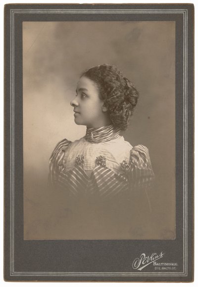 格蕾丝-休斯，约 1900 年（照片1900 年（照片） 作者 哈里·伦菲尔德·帕金斯