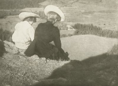 Birgitz的领域（汉斯和玛丽坐），c.1908（重铬酸胶印刷） 作者 海因里希·库恩
