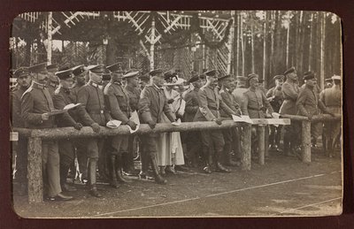 第一次世界大战：1914-1916年乌克兰在德军入侵期间。士兵群（黑白照片 作者 英雄公墓Dsessentniki（At ..至）