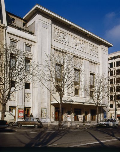 香榭丽舍大街剧院 作者 亨利·范·德·佩雷·奥古斯特 (1874-1954) 和佩雷·古斯塔夫 (1876-1952) 维尔德