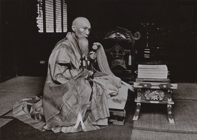 一位佛教住持（黑白照片） 作者 赫伯特·庞廷
