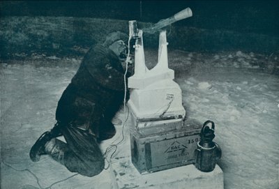 CS赖特与大众运输进行观测。1911年8月8日， 作者 赫伯特·庞廷