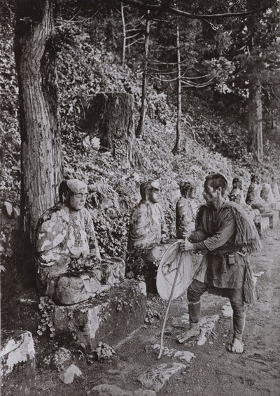 冥想，日光 Gamman-ga-Fuchi 的研究（黑白照片） 作者 赫伯特·庞廷