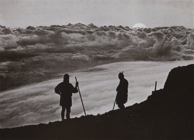 Sunset from the Summit of Fuji (b/w photo) 作者 赫伯特·庞廷