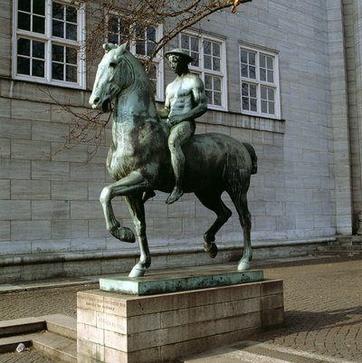 骑士，1908年（青铜） 作者 Hermann Hahn