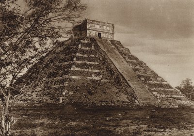 墨西哥：尤卡坦奇奇恩特扎遗址，"El Castillo"（黑白照片） 作者 雨果·布雷默
