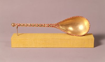 用红宝石，祖母绿和钻石镶嵌的礼仪勺，莫卧儿（金和宝石） 作者 Indian School