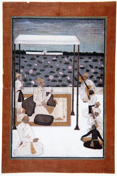 一位贵族在湖边的露台上的树冠下听音乐，c.1680（不透明的wc和黄金在纸上） 作者 印度学校