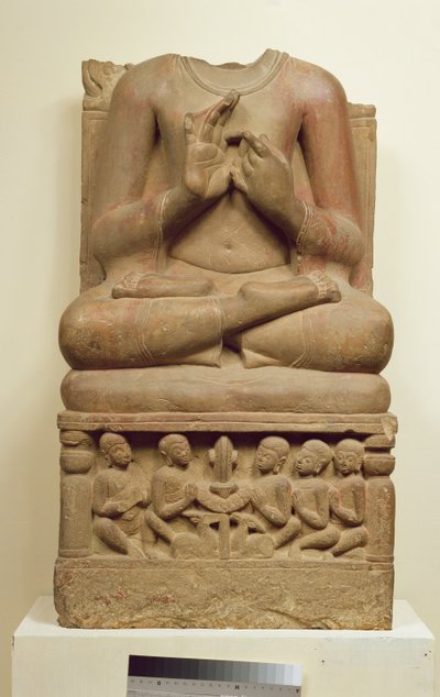 以讲道布道的态度雕刻佛陀，鹿野苑，北方邦，公元5世纪（砂岩） 作者 Indian School
