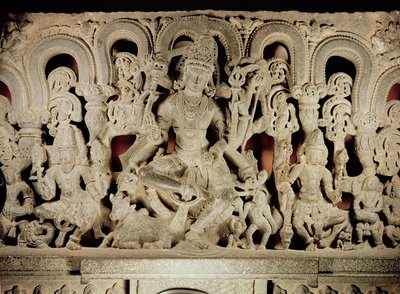 Lintel以印度三位一体为特色，来自Waranal，Andhra Pradesh，Kakatiya王朝 作者 印度学校