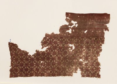 带有交错螺旋纹的纺织品碎片 作者 印度学校