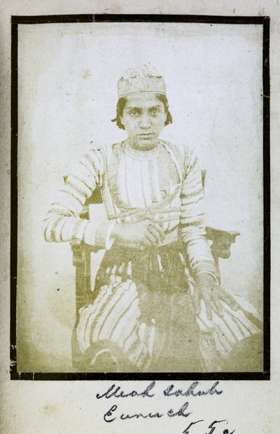 太监米亚-萨胡布（Meah Sahub）[肖像]，约 1856-57 年（黑白照片 作者 印度摄影师