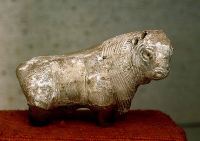 印度河流域的文明（公元前5000年）：公牛。莫亨佐-达罗（Mohenjo daro）（巴基斯坦）的陶俑，公元前2400年。卡拉奇，巴基斯坦国家博物馆 作者 印度河谷文明