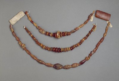 哈尔施塔特时期项链（琥珀色） 作者 Iron Age