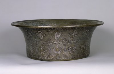 盆地，名为Sultan Al-Malik Al-Adil（1143-1218）Ayyubid Period，1238-40（银和铜） 作者 伊斯兰学校