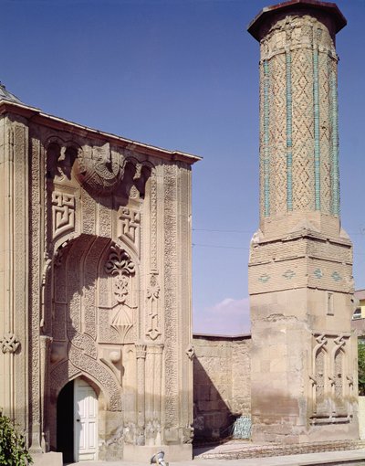 入口门户和尖塔，建于c.1260-65（照片） 作者 伊斯兰学校