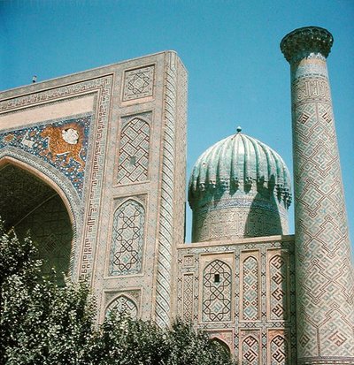 Shirdar Madrasa的门面，帖木儿时期，Rigestan广场，c.1619-35 作者 伊斯兰学校