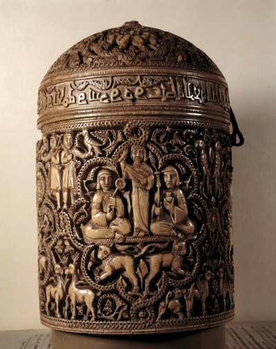 科尔多瓦象牙中的 Al-Mughira（Al Mughira 或 Moughira）的 Pyxide（盒子），供埃米尔使用，968。巴黎，卢浮宫 作者 伊斯兰学校