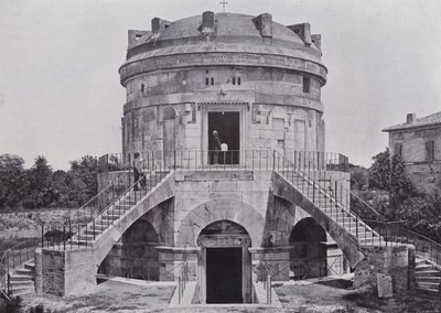 Italy: Theodorics tomb, Ravenna (b/w photo) 作者 意大利摄影师