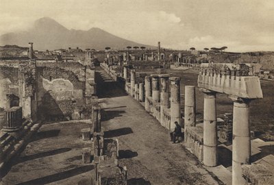 Naples: Pompei, Foro Civile Col Panorama (b/w photo) 作者 意大利摄影师
